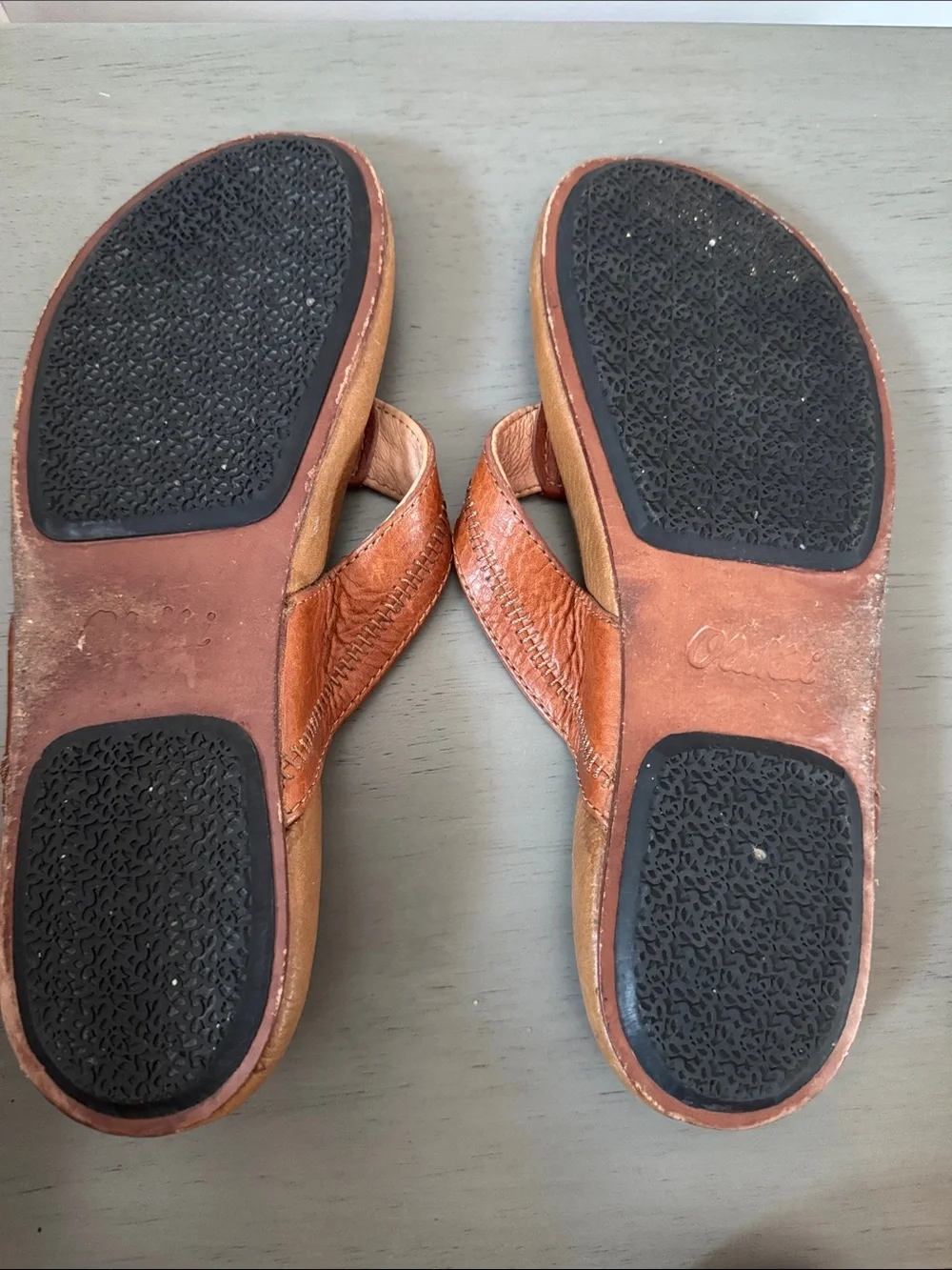 brown leather OluKai Honu women's sandals Women’s Size 10